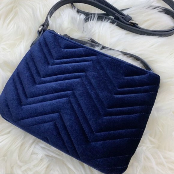 Old Navy Blue Velvet Chevron Crossbody Bag - Picture 2 of 12